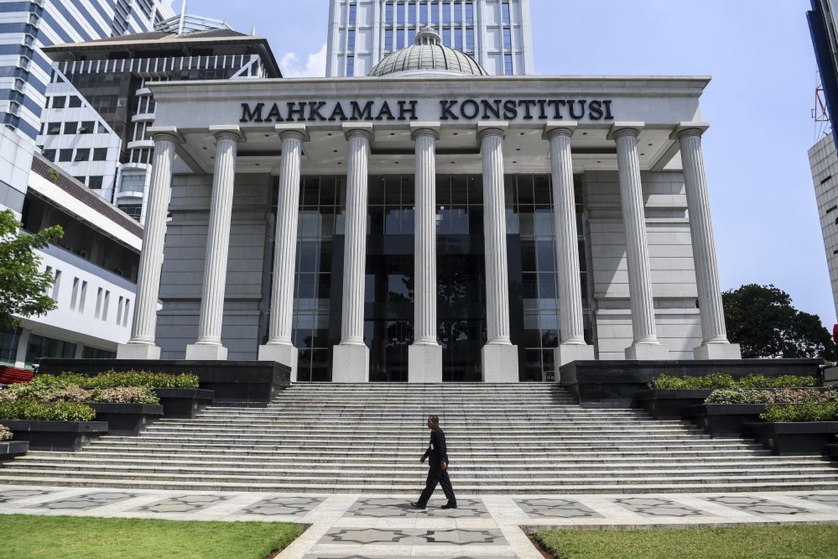 Mahkamah Konstitusi Revisi Pasal Hoaks UU ITE: Perlindungan Ketertiban Umum Diperjelas
