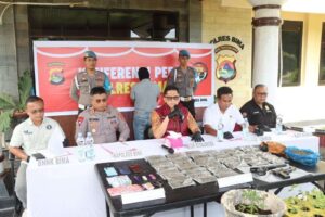 Polisi Gagalkan Peredaran Narkoba di Bima, 13 Pohon dan 1 Kg Ganja Siap Edar Disita