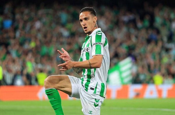 Real Betis Tundukkan Fiorentina 2-1 di Semifinal Conference League, Antony Jadi Penentu