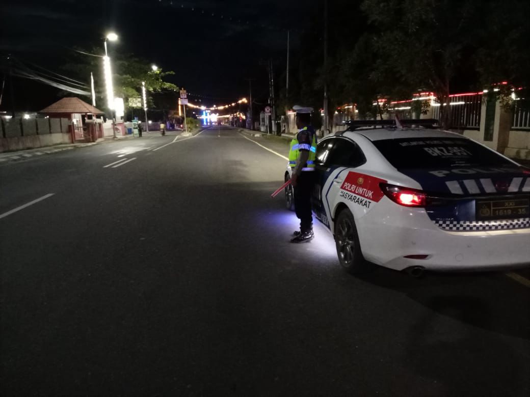Blue Light Patrol Malam Hari, Polisi Jaga Ketertiban Lalu Lintas Kota Bima