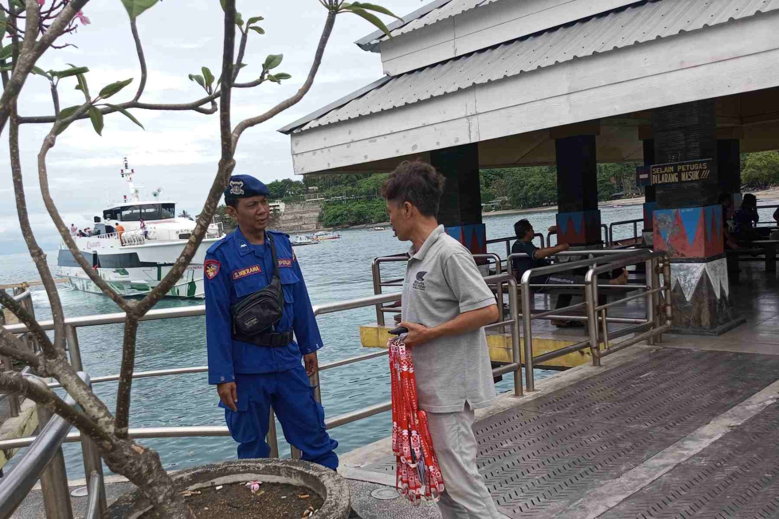 Polres Lombok Barat Intensifkan Patroli, Pastikan Wilayah Senggigi Tetap Aman dan Bersih